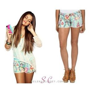 Arden B Multicolor Aztec Print Mid Rise Frayed Hem Denim Shorts - Size 12